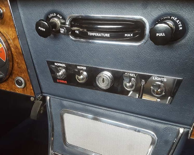 Austin Healey BJ8 trimmed with Dark Blue Vinyl Dashboard Facia Panel