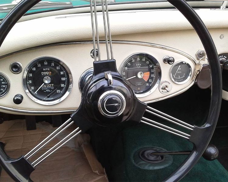 Austin Healey BN4 Dash Top, Dashboard Facia and Underdash Parcel Tray trimmed in Parchment with Dark Green Wool Carpet