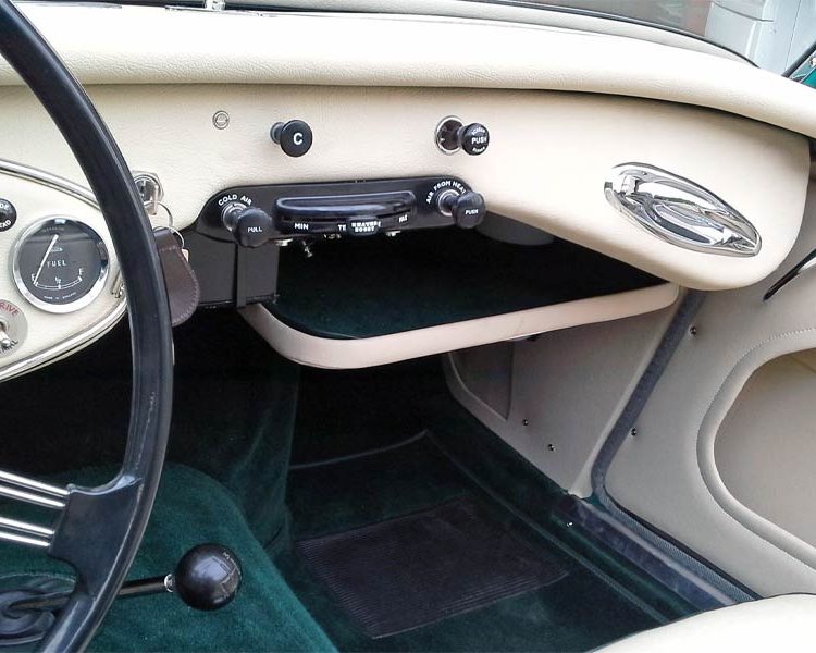 Austin Healey BN4 Dash Top, Dashboard Facia and Underdash Parcel Tray trimmed in Parchment with Dark Green Wool Carpet