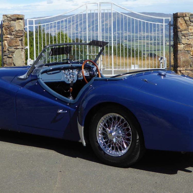 Triumph TR3A fitted with Midnight Blue Leather Dash Facia and Cappings.