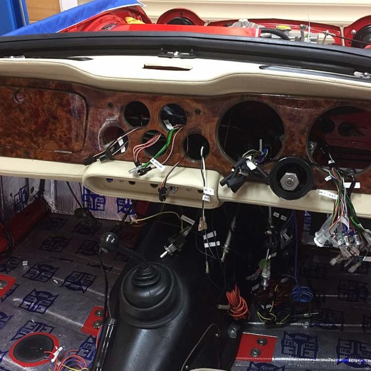 Triumph TR5 / TR250 fitted with Parchment Leather Dash Top Crashroll, Lower Crashpads, and Switch Plinth Unit.
