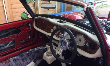 Triumph TR5 / TR250 fitted with Parchment Leather Dash Top Crashroll, Lower Crashpads, Switch Plinth and Centre Console H Frame Unit.