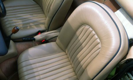 Triumph TR5 / TR250 fitted with Barley Beige LeatherFaced Front Seats, and Cinnamon Wool Carpets.