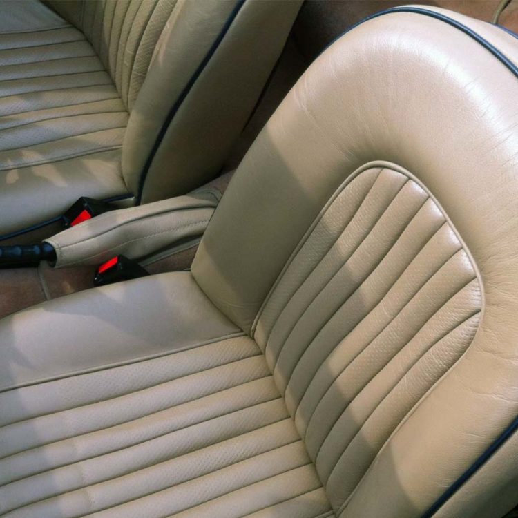 Triumph TR5 / TR250 fitted with Barley Beige LeatherFaced Front Seats, and Honey Wool Carpets.