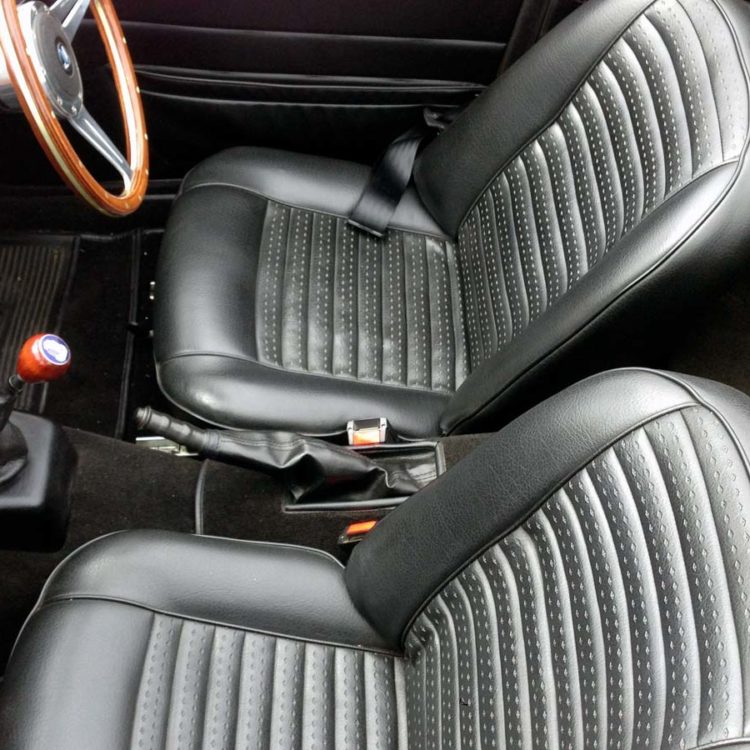 Triumph TR6 fitted with Black "RG" Vinyl Front Seat Covers (CF/CR).