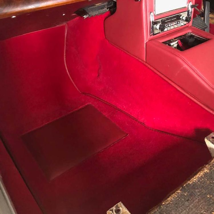 Jaguar MK2 fitted with a Red Wool Carpet Set, and Matador Red Vinyl Centre Console Re-Trim Kit.